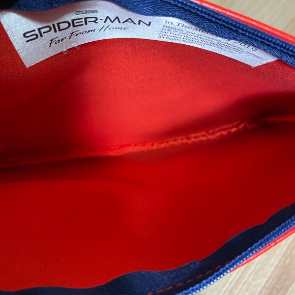 UNITED SPIDER MAN BUSINESS CLASS AMENITY KIT - Picture 5 of 7